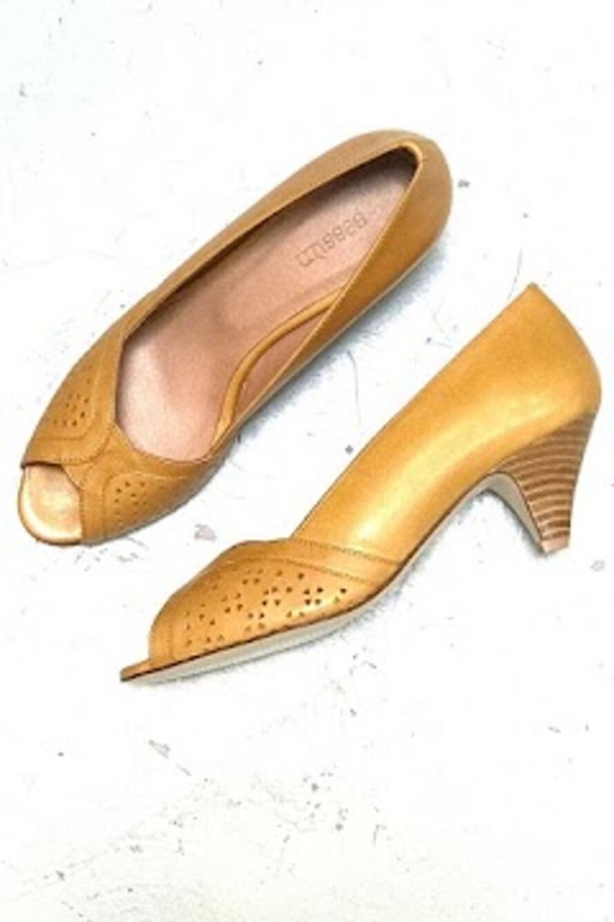 Sessùn Totem Leather Perforated Open Toe Pumps Kitten Heels yellow mustard EU 38
